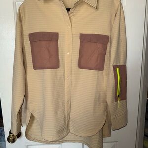 Lululemon size 6 beige brown grid fleece hiking over shirt with pockets